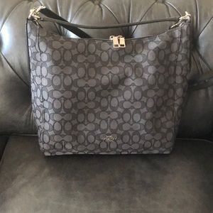 Mint condition classic Coach hobo bag